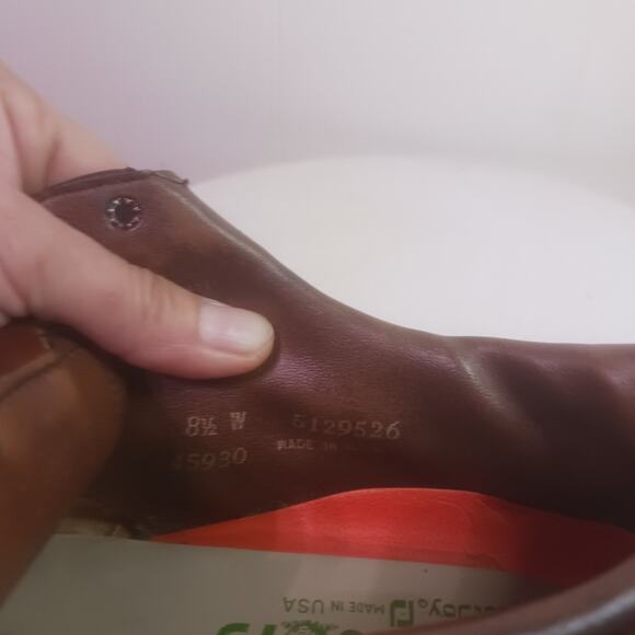 Greenjoys by Footjoy Faux leather wingtip brogue keltie spike golf shoes. Size 8 - Picture 7 of 7